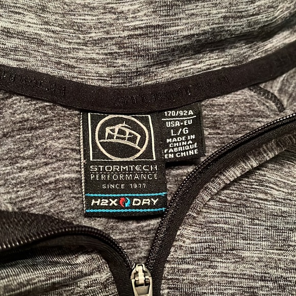 Stormtech polyester top - Picture 3 of 4